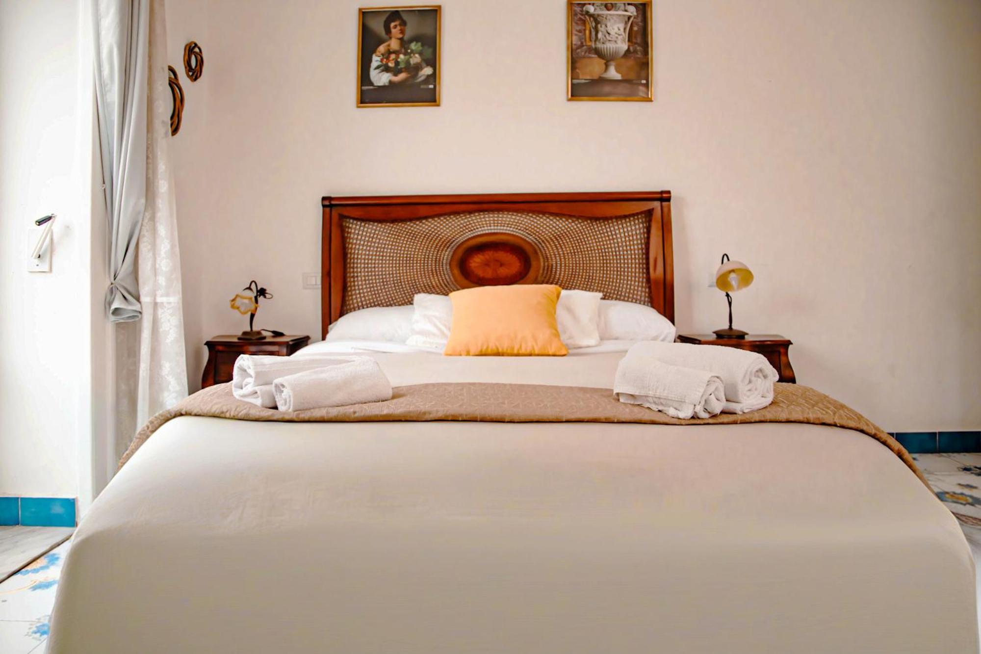 Hotel Napulitandream Duomo à Naples Extérieur photo